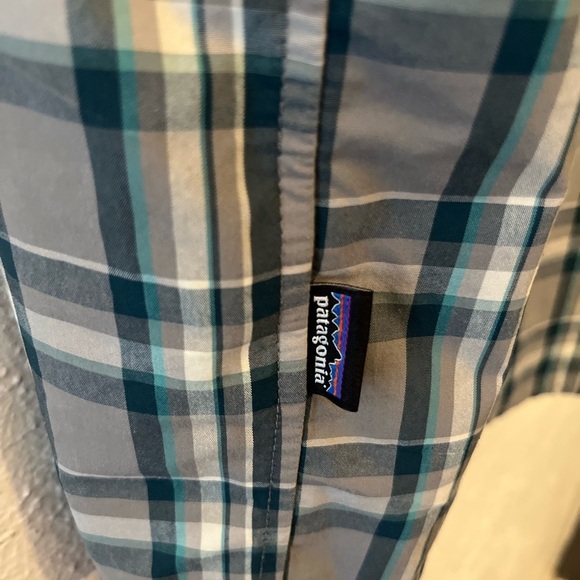 Patagonia Blue and White Casual Button Down Shirt - Picture 5 of 7